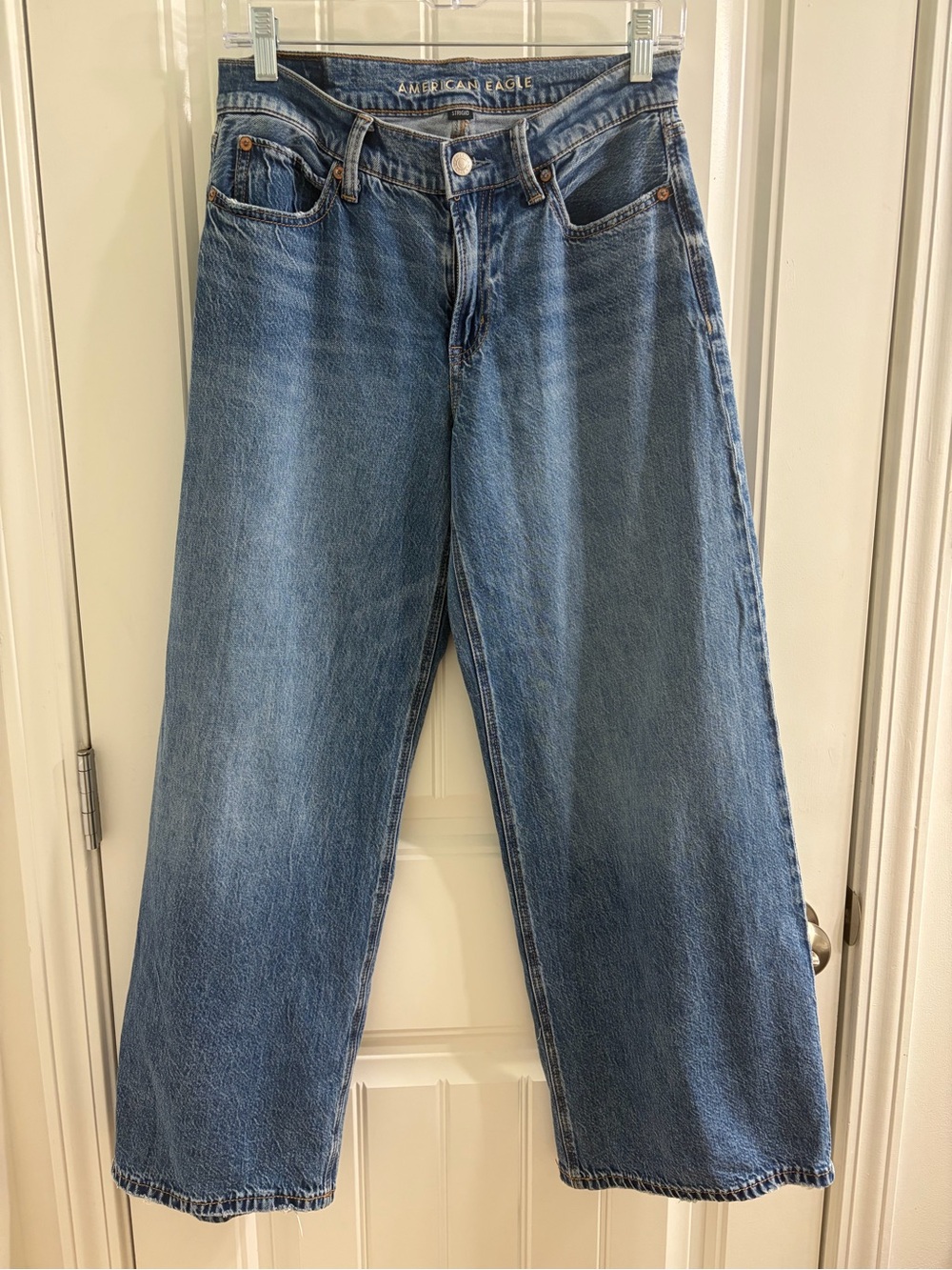 American Eagle Low-Rise Baggy Ultra Wide-Leg Jeans 0
